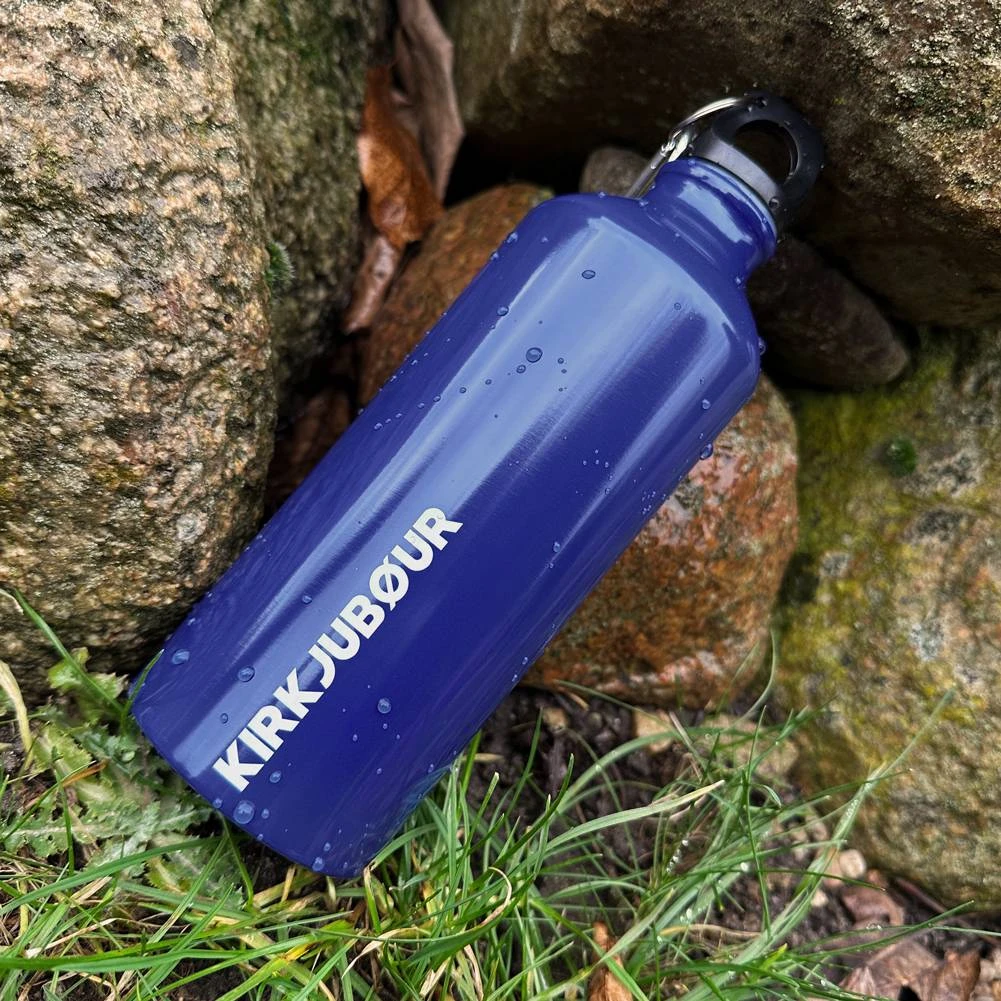 KIRKJUBØUR® "Frigus" Outdoor Trinkflasche Blau 4 KIRKJUBØUR® "Frigus" Outdoor Trinkflasche Blau – Bild 2
